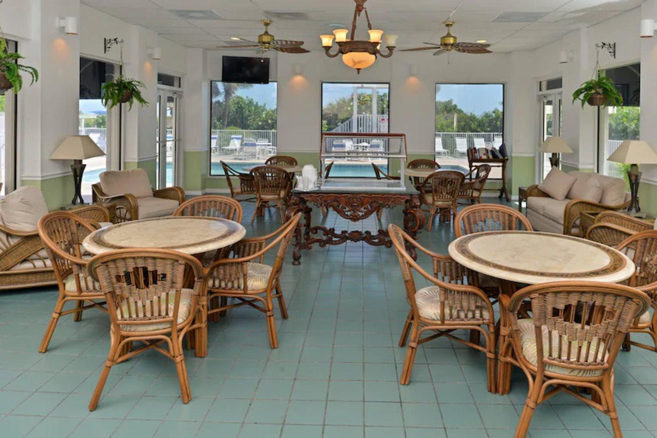 كيب كانافيرال Royal Mansions Resort المظهر الخارجي الصورة